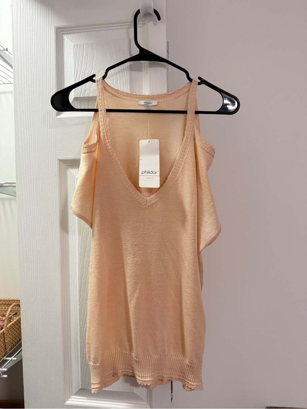 NWT Peach V-Neck Cold-Shoulder Knit Top, Philador, Size S, bought in France